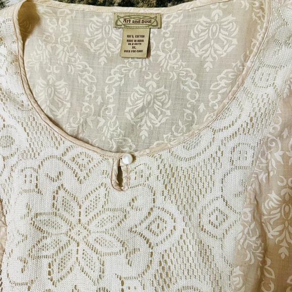 Final clearance! Beautiful hipster femmy blouse XL
Buy something get it free. - Picture 2 of 4